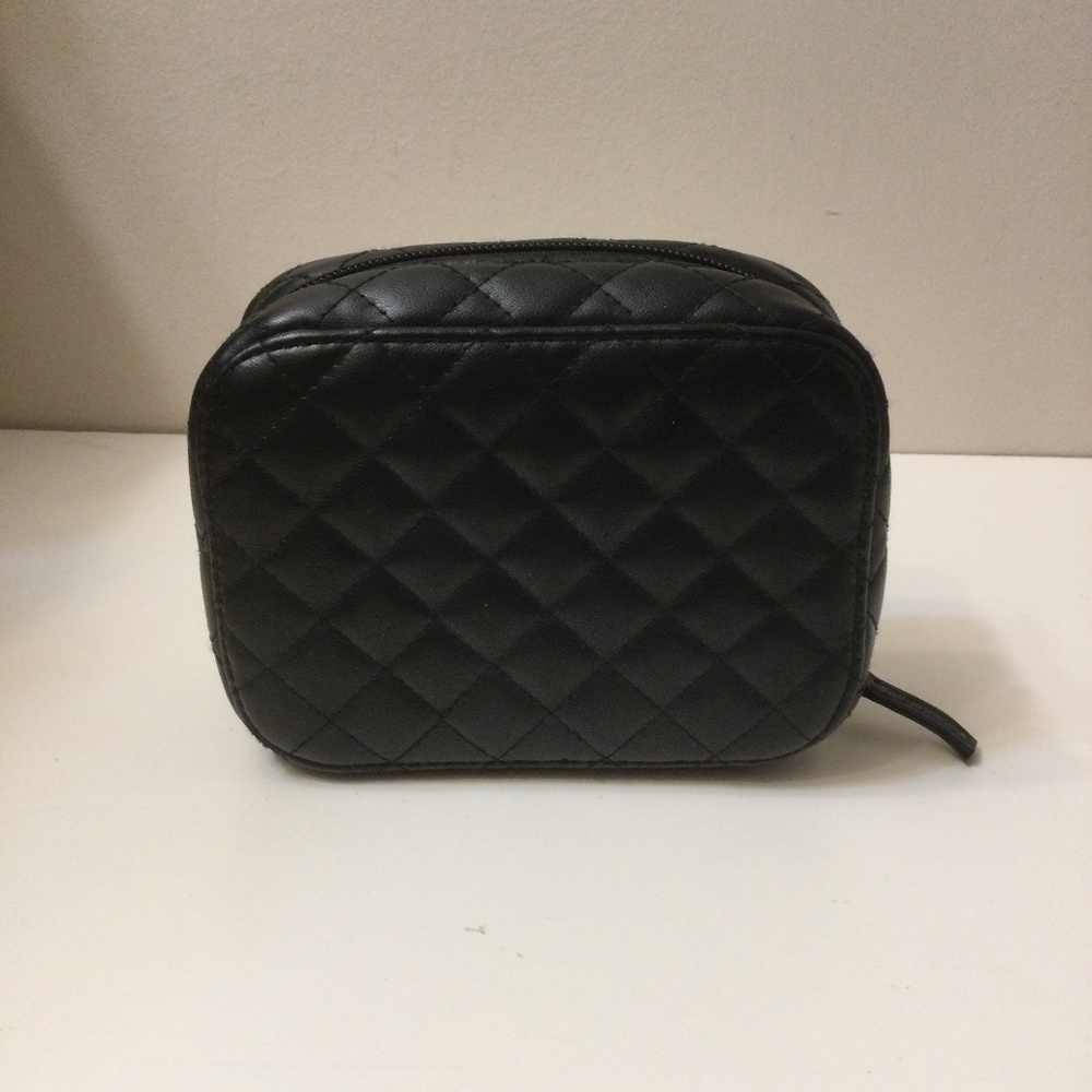 Trish McEvoy  “Small Power of Make Up” Black Makeup Planner  Quilted Zip Bag